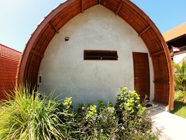 4-TropicalGardenBungalow